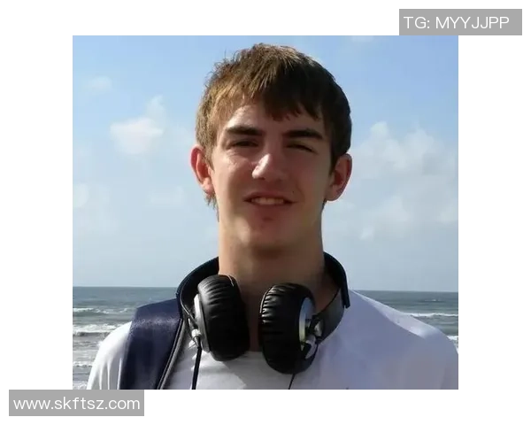 亚历克斯卡鲁索:从默默无闻到NBA明星的奋斗历程与成长故事 亚历克斯卡鲁索:从默默无闻到NBA明星的奋斗历程与成长故事