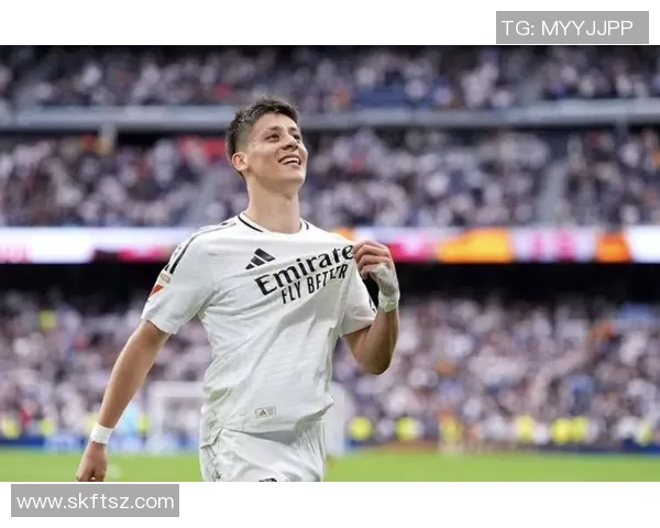 克罗斯:从中场大师到足球战术的灵魂引领者的传奇之路 克罗斯:从中场大师到足球战术的灵魂引领者的传奇之路