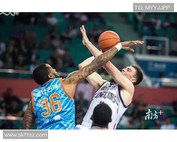 福建队与八一队常规赛激战正酣谁能在这场对决中笑到最后