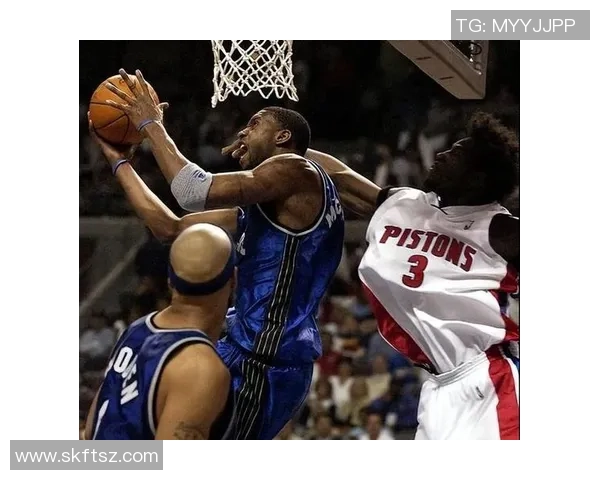 麦迪领衔魔术对决猛龙经典战役回顾与精彩瞬间分析